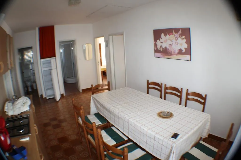 Apartament Apartmani Nika Sukošan